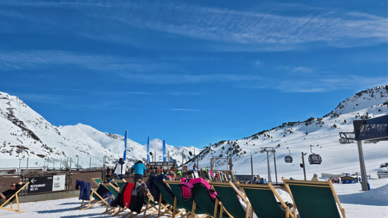 Beluga d&rsquo;Iran à 2 000 mètres d&rsquo;altitude