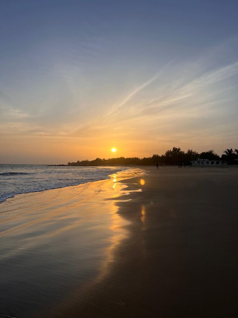 Dakar, Senegal — Shah Darya s’obre al món